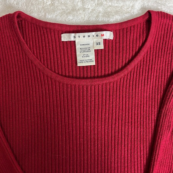 Studio M Red Sweater Top - Picture 3 of 3